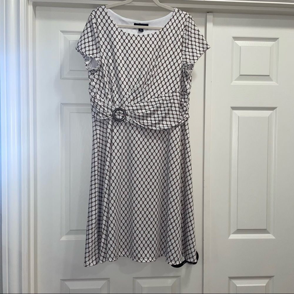 🏷️ 5 for $25 - PERCEPTIONS New York Honeycomb Dress In Ivory/Tan